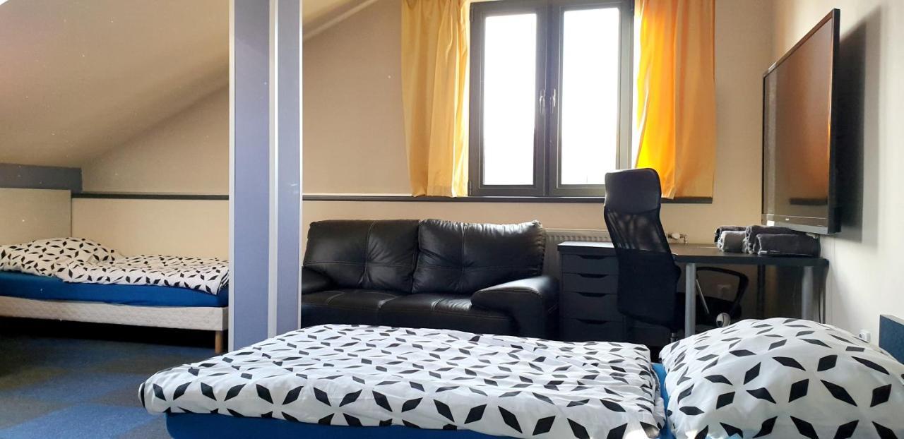 2 Bedrooms House With Enclosed Garden And Wifi At Slezska Ostrava Extérieur photo